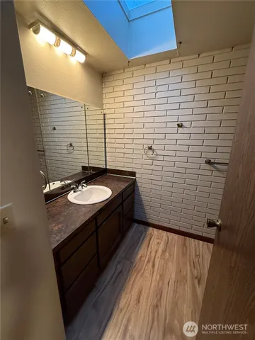 $1,950 | 2209 Colby Avenue, Unit 2, Everett, WA 98201