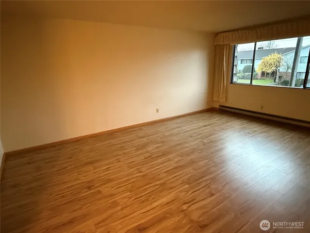 $1,950 | 2209 Colby Avenue, Unit 2, Everett, WA 98201