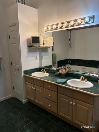 $430,000 | 34 Canterbury Road, Unit 34, Hamden, CT 06514