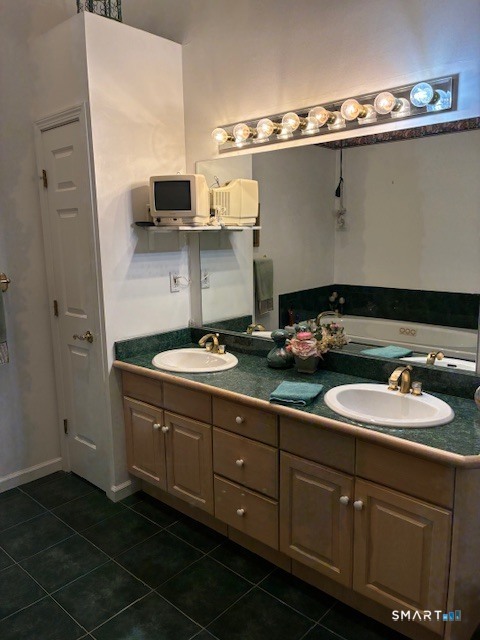 34 Canterbury Road, Unit 34 Hamden, CT 06514 - Photo 14 of 15