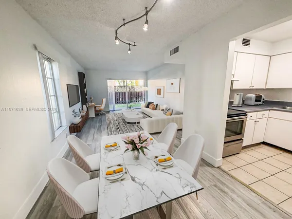 $1,900 | 5102 Northwest 79th Avenue, Unit 105, Doral, FL 33166