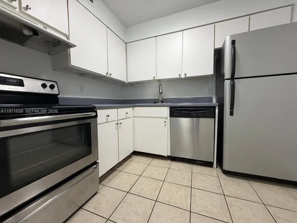 $1,900 | 5102 Northwest 79th Avenue, Unit 105, Doral, FL 33166