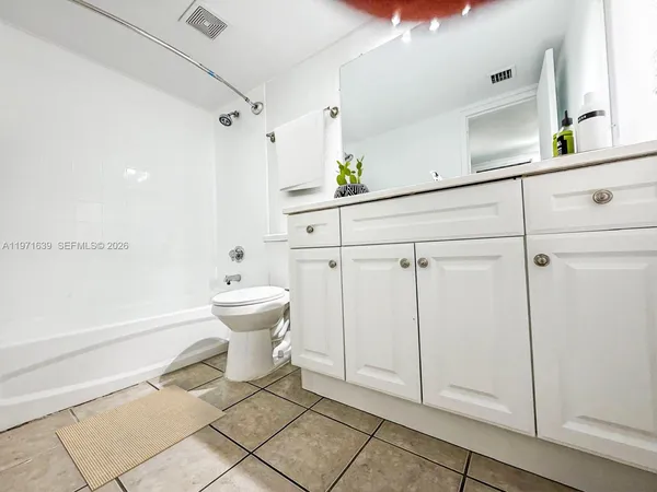 $1,900 | 5102 Northwest 79th Avenue, Unit 105, Doral, FL 33166