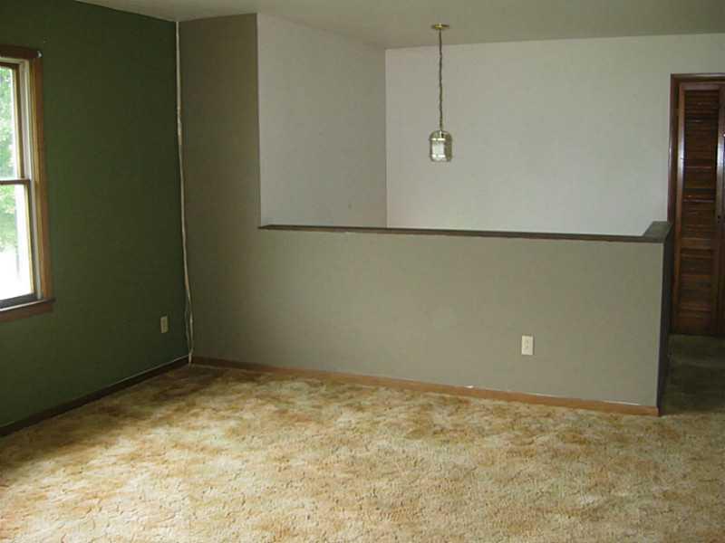984 Barclay Road Indiana, PA 15701 - Photo 4 of 6 Living Room.