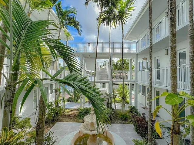 $1,900 | 2430 Northeast 135th Street, Unit 101, North Miami, FL 33181