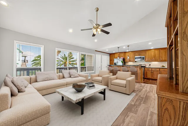 $1,825 | 115 12th Street, San Leon, TX 77539