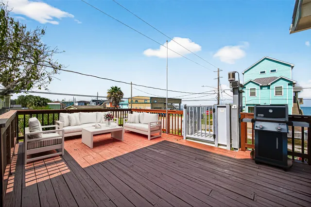 $1,825 | 115 12th Street, San Leon, TX 77539