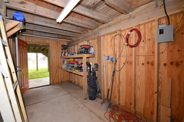 $1,825 | 115 12th Street, San Leon, TX 77539