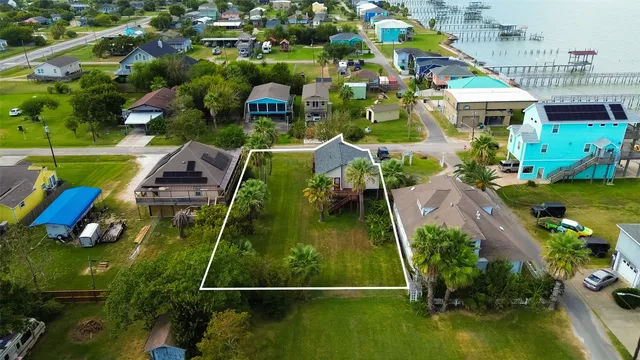 $1,825 | 115 12th Street, San Leon, TX 77539