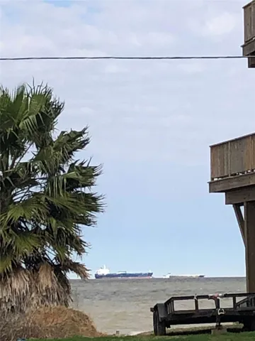 $1,825 | 115 12th Street, San Leon, TX 77539