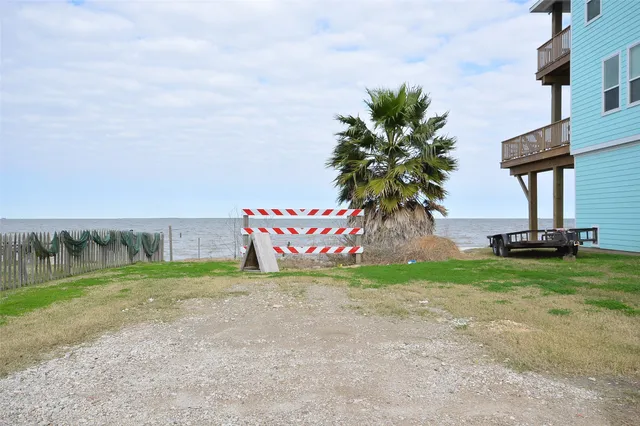 $1,825 | 115 12th Street, San Leon, TX 77539