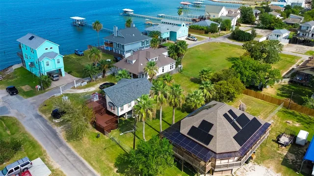 $1,825 | 115 12th Street, San Leon, TX 77539