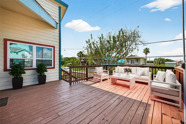 $1,825 | 115 12th Street, San Leon, TX 77539