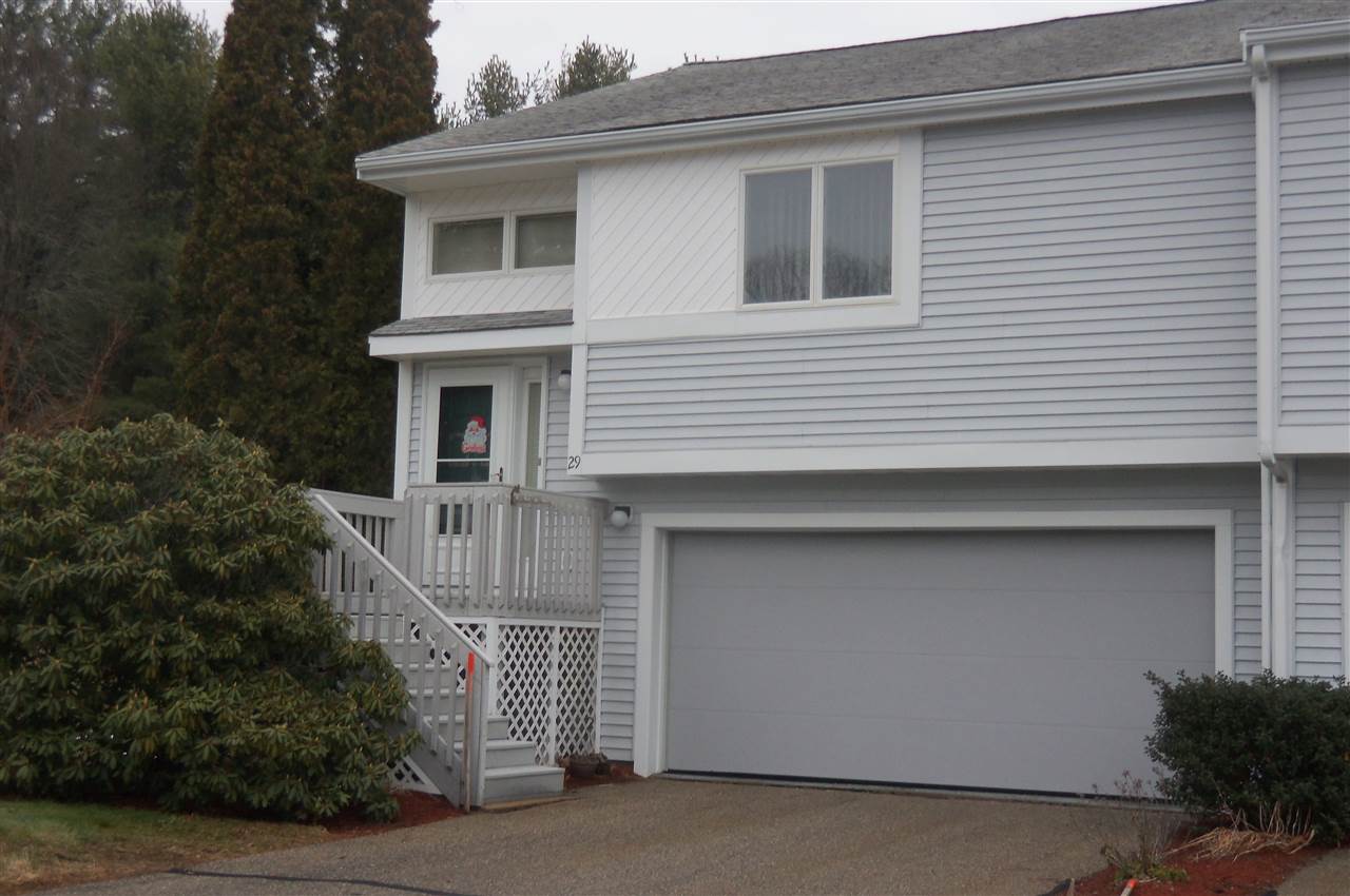 29 Meadowbrook Villiage Rochester, NH 03867 - Photo 2 of 11
