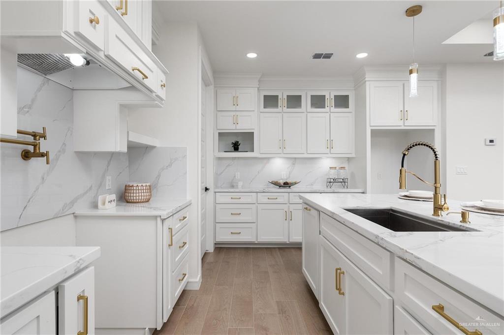 2201 Cardinal Drive Weslaco, TX 78599 - Photo 6 of 18