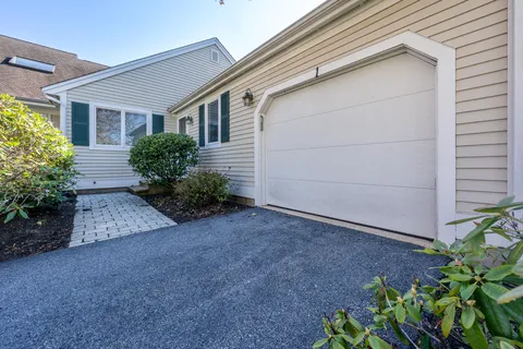 $629,000 | 1 Ironwood Path, Mashpee, MA 02649