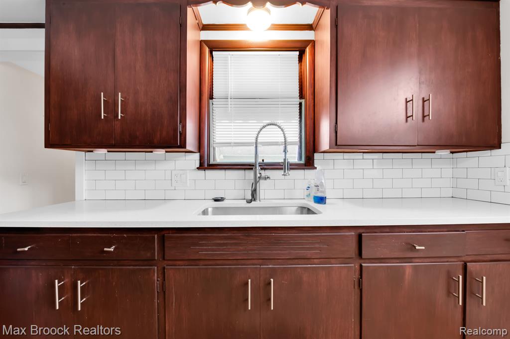19011 Beck Road Northville, MI 48168 - Photo 14 of 40