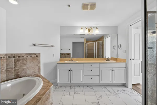 $700,000 | 4601 Coastal Highway, Unit 504, Ocean City, MD 21842