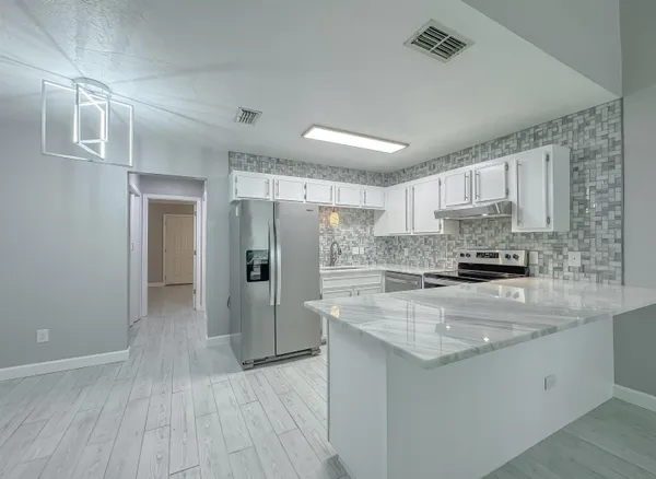 $1,450 | 934 South Lipona Road, Tallahassee, FL 32304