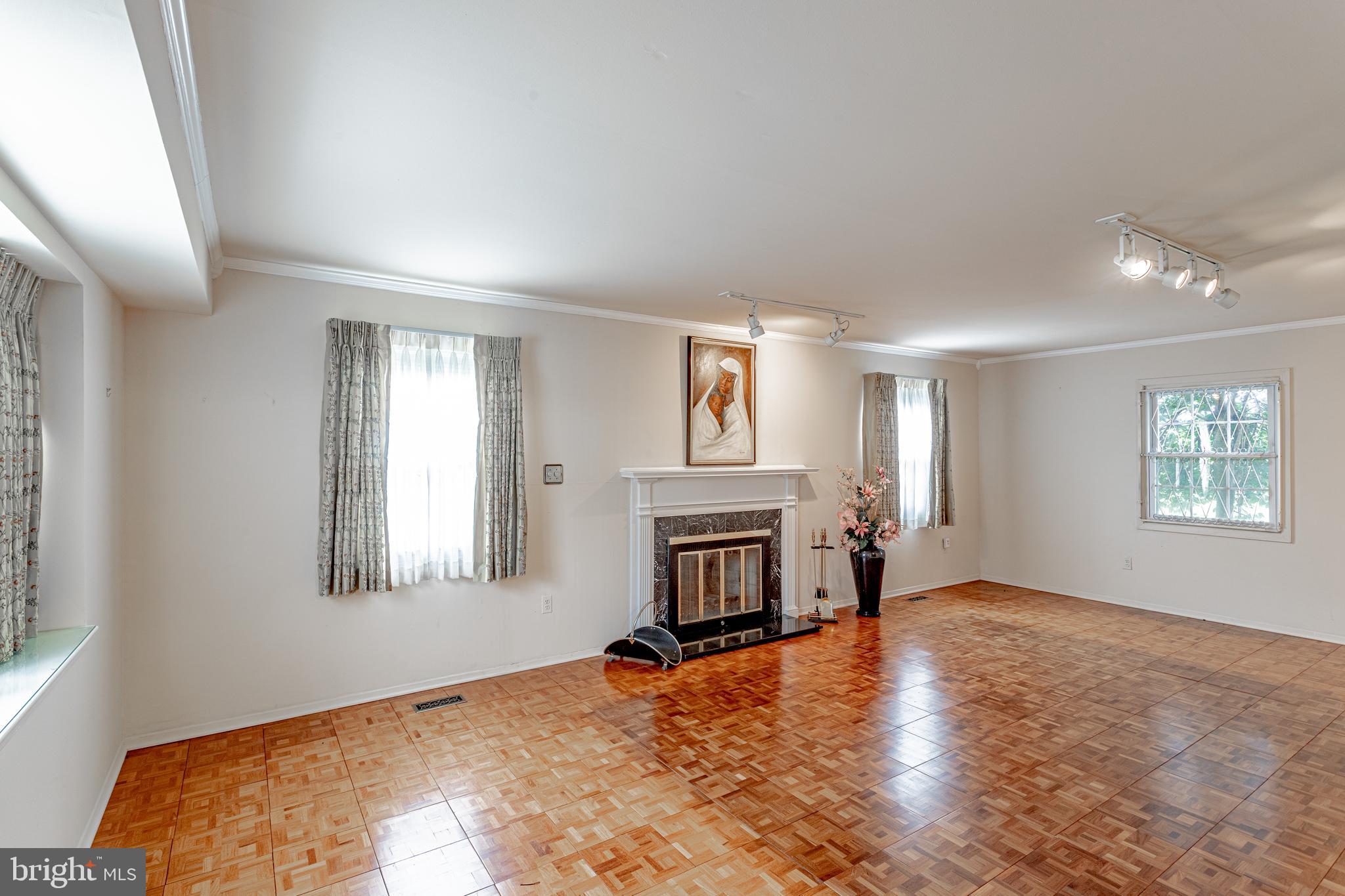 147 Country Club Road Willingboro, NJ 08046 - Photo 9 of 31 Gallery Image 9