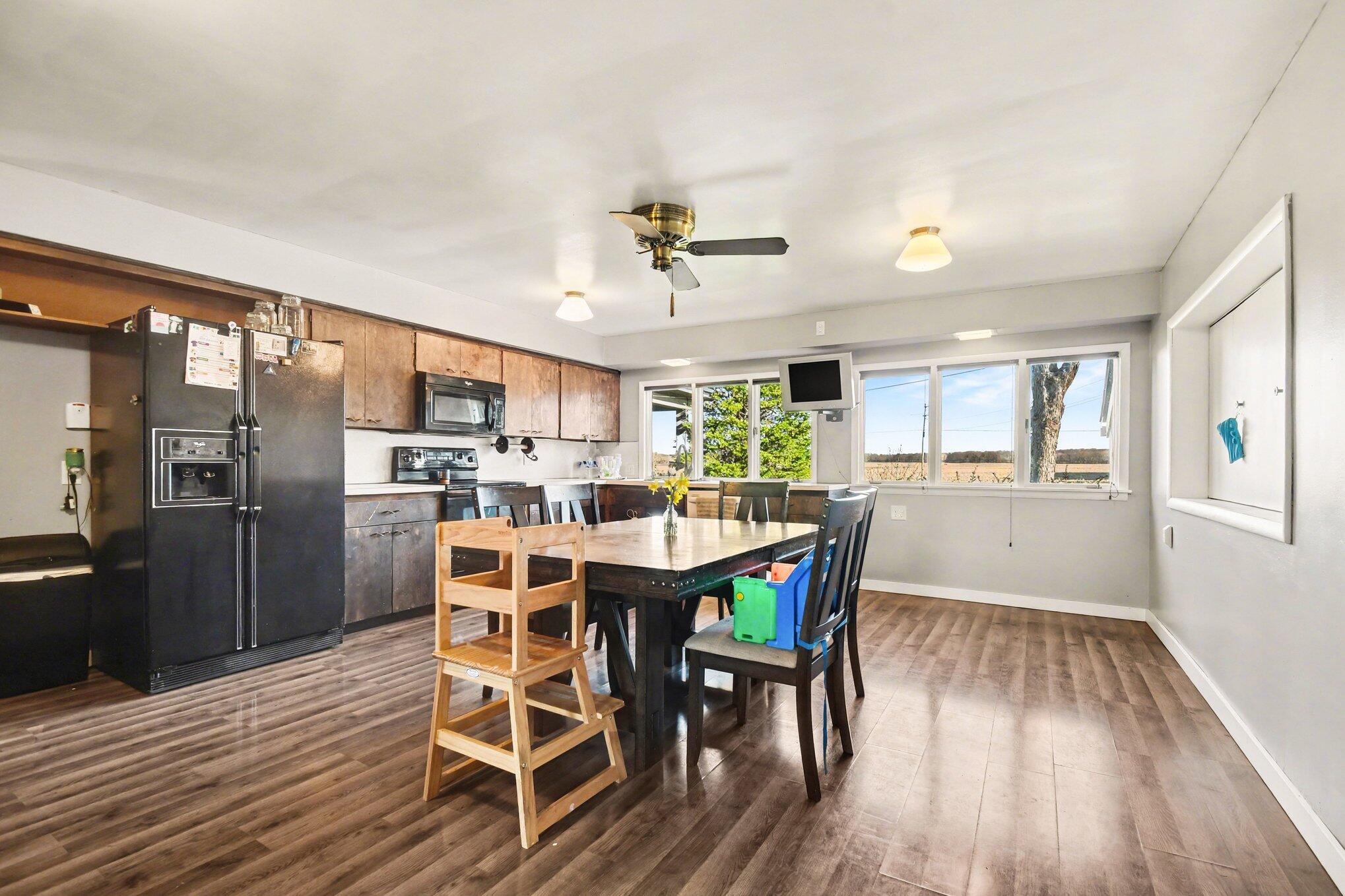 59379 Territorial Road Decatur, MI 49045 - Photo 6 of 30 008_file_4641