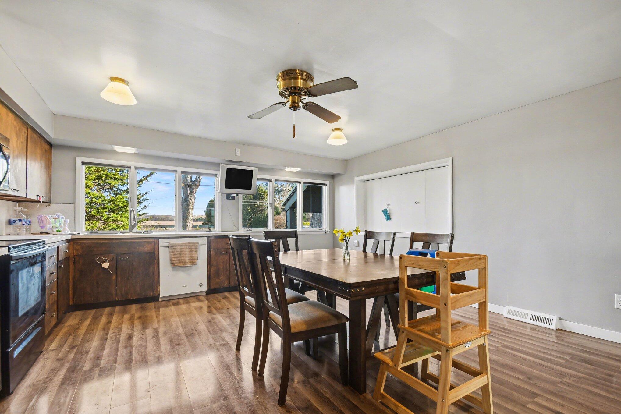 59379 Territorial Road Decatur, MI 49045 - Photo 7 of 30 009_file_6675