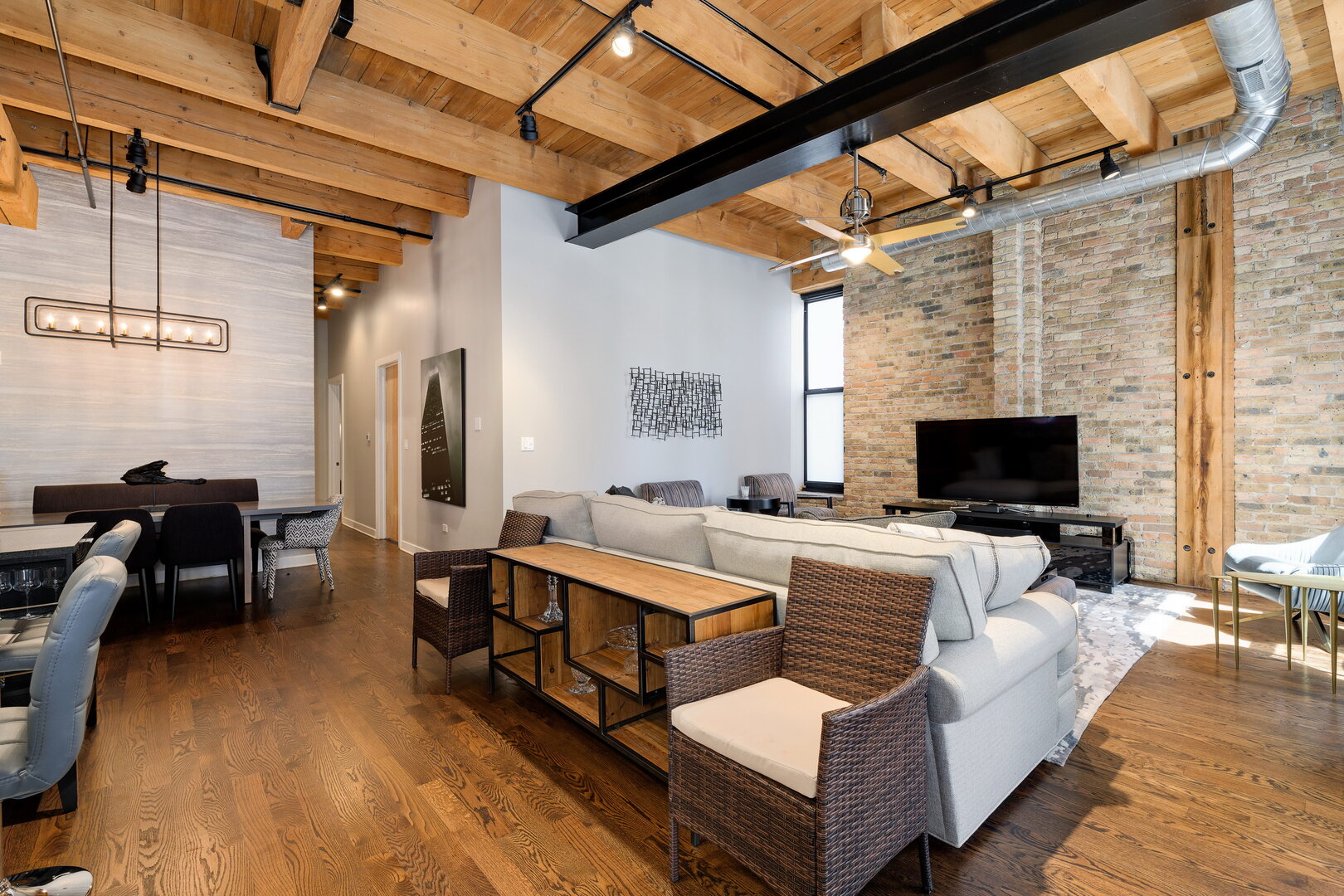 154 West Hubbard Street, Unit 203 Chicago, IL 60654 - Photo 9 of 25