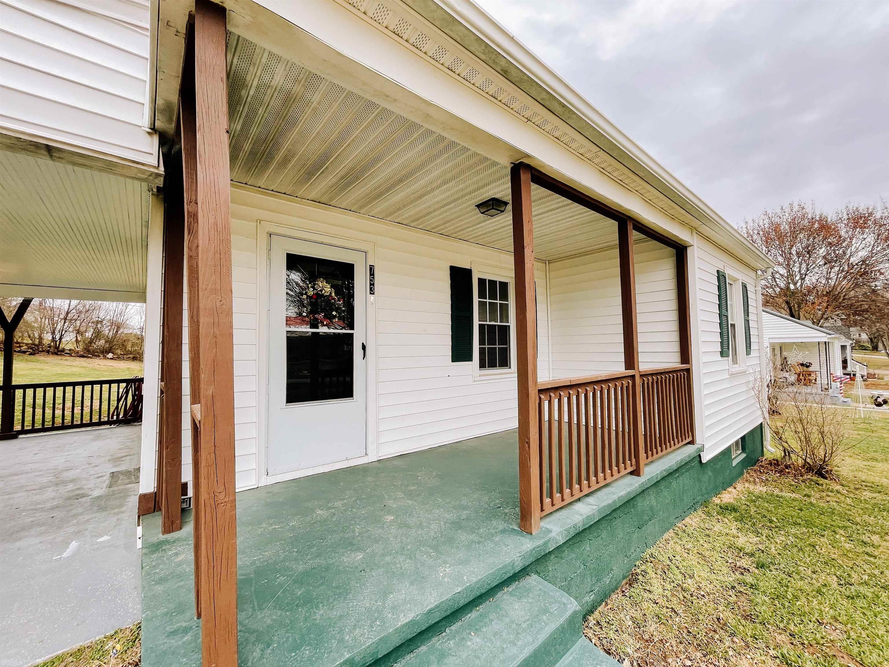 7539 Brandon Road Radford, VA 24141 - Photo 4 of 34 Gallery Image 4