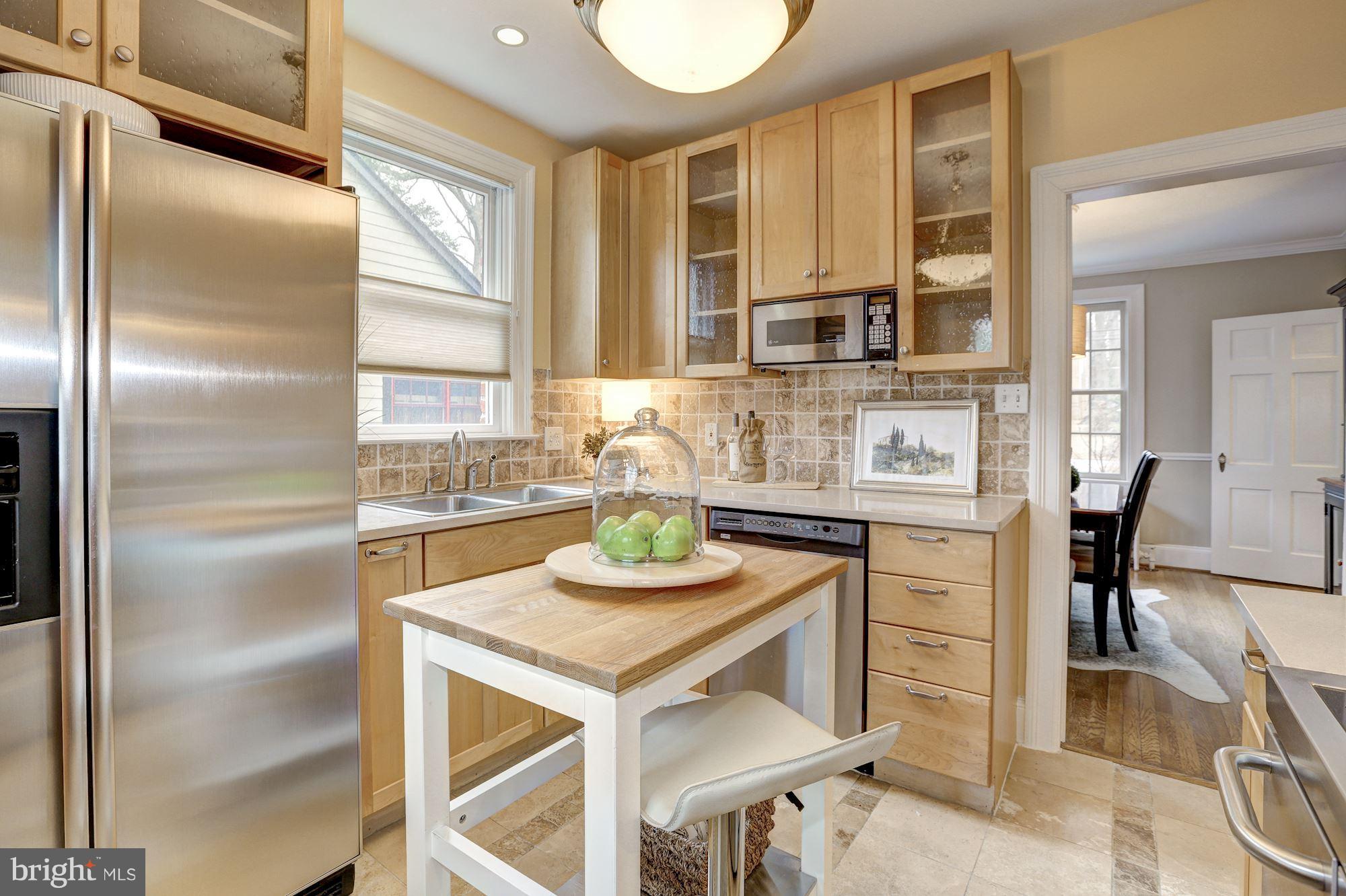 5615 Greentree Road Bethesda, MD 20817 - Photo 5 of 30 Slainless stell appliances