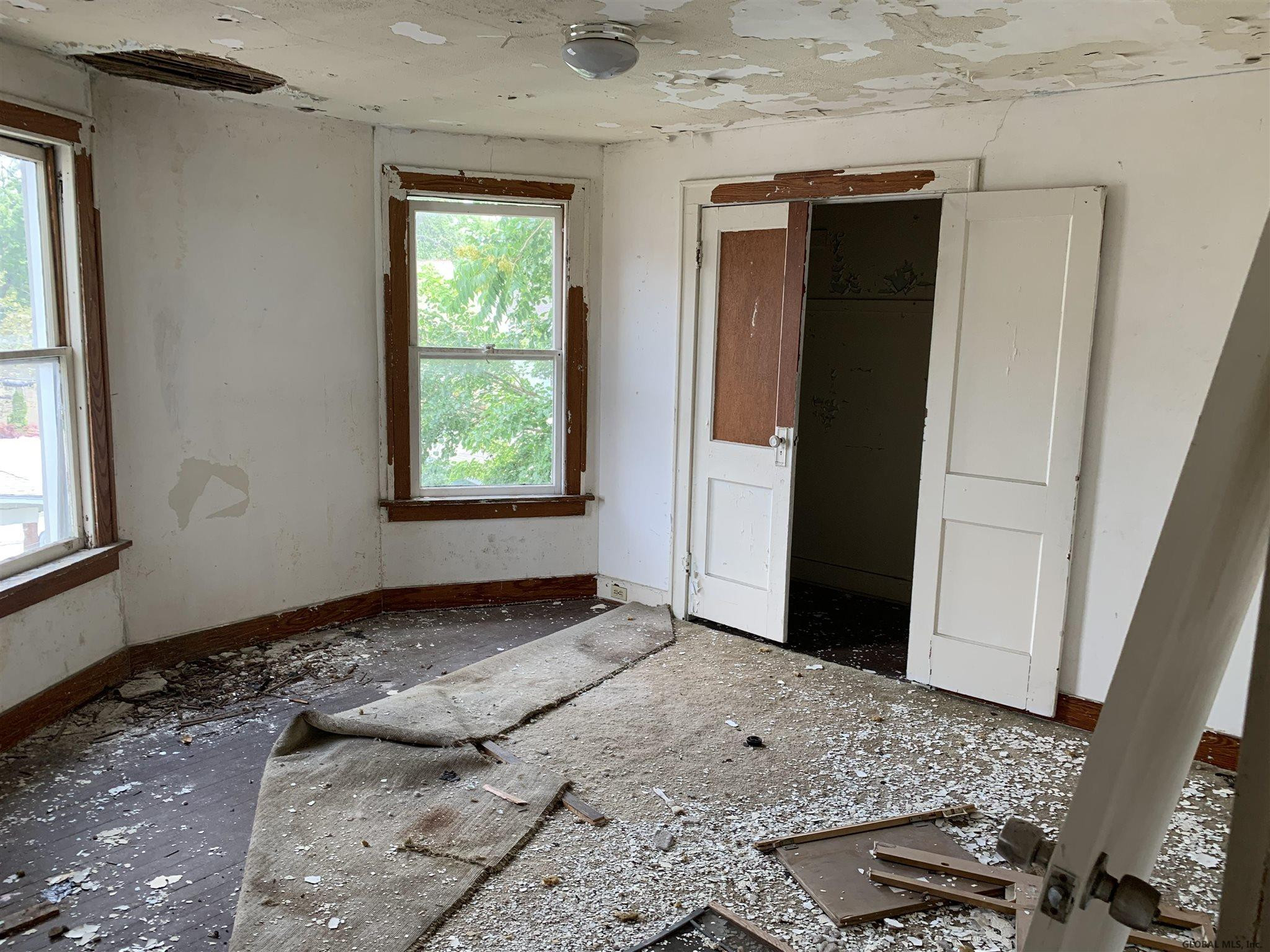 23 Hawk Street Schenectady, NY 12307 - Photo 13 of 51 Photo 13