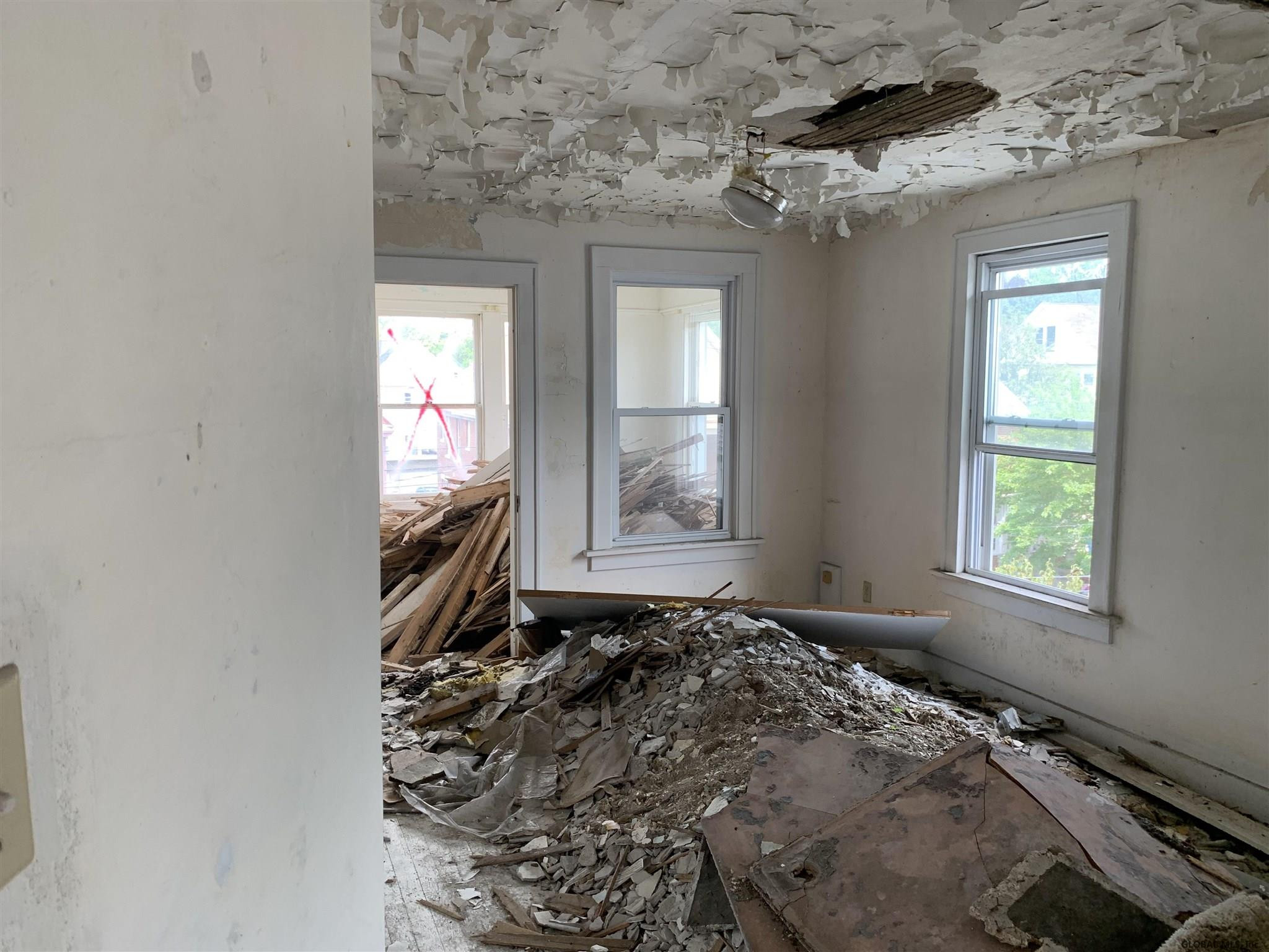 23 Hawk Street Schenectady, NY 12307 - Photo 17 of 51 Photo 17