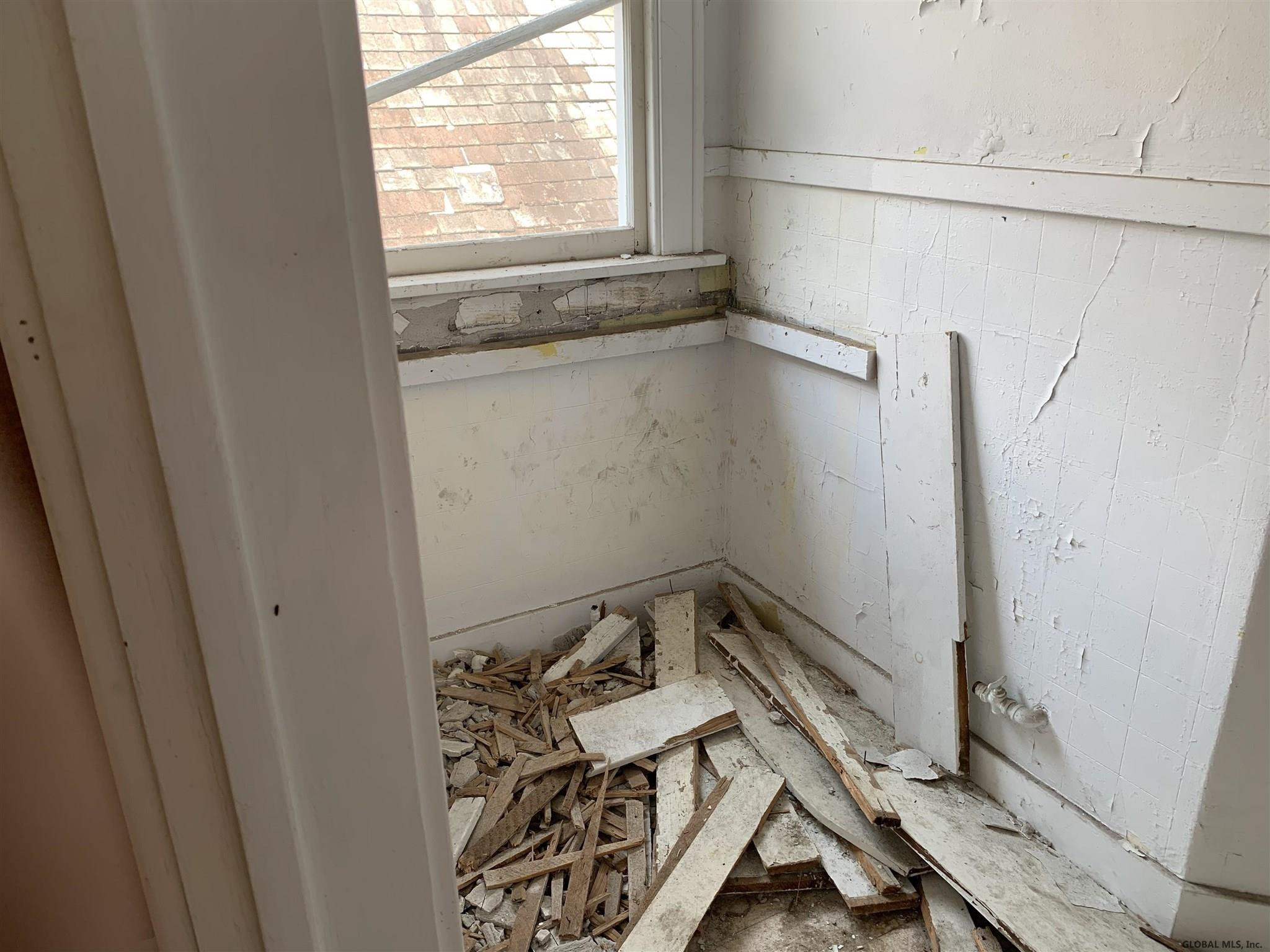 23 Hawk Street Schenectady, NY 12307 - Photo 7 of 51 Photo 7
