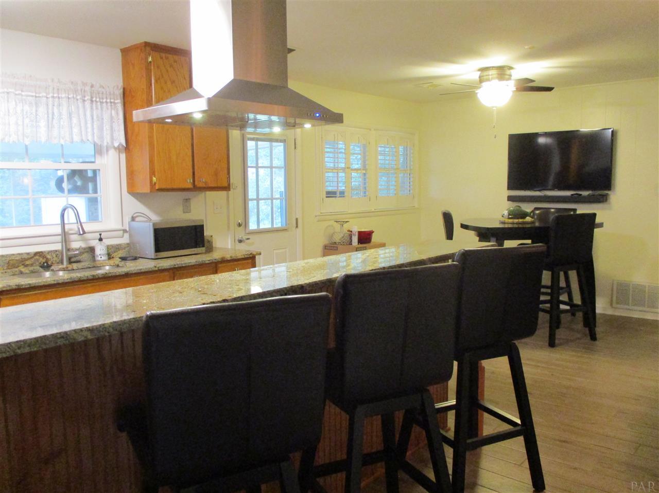 5590 Hibiscus Road Pensacola, FL 32504 - Photo 11 of 35 Gallery Image 11