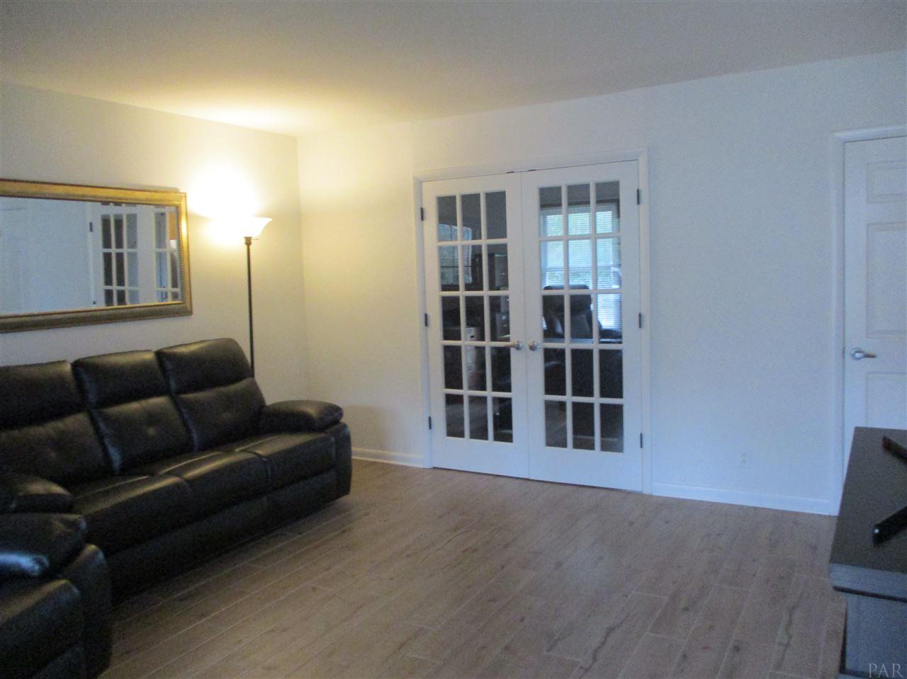 5590 Hibiscus Road Pensacola, FL 32504 - Photo 4 of 35 Gallery Image 4