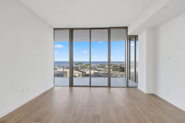 a view of walk in closet