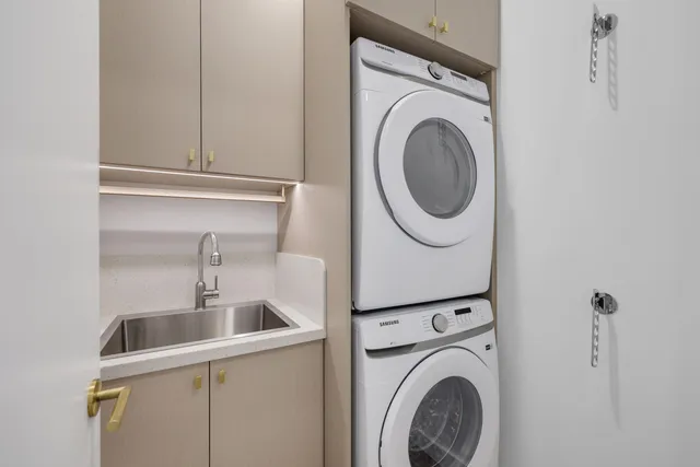 $6,500,000 | 2655 South Bayshore Drive, Unit 902, Miami, FL 33133