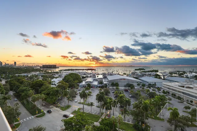 $6,500,000 | 2655 South Bayshore Drive, Unit 902, Miami, FL 33133