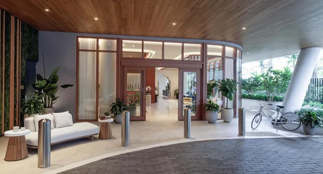 $6,500,000 | 2655 South Bayshore Drive, Unit 902, Miami, FL 33133