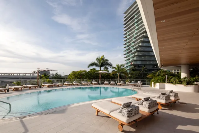 $6,500,000 | 2655 South Bayshore Drive, Unit 902, Miami, FL 33133