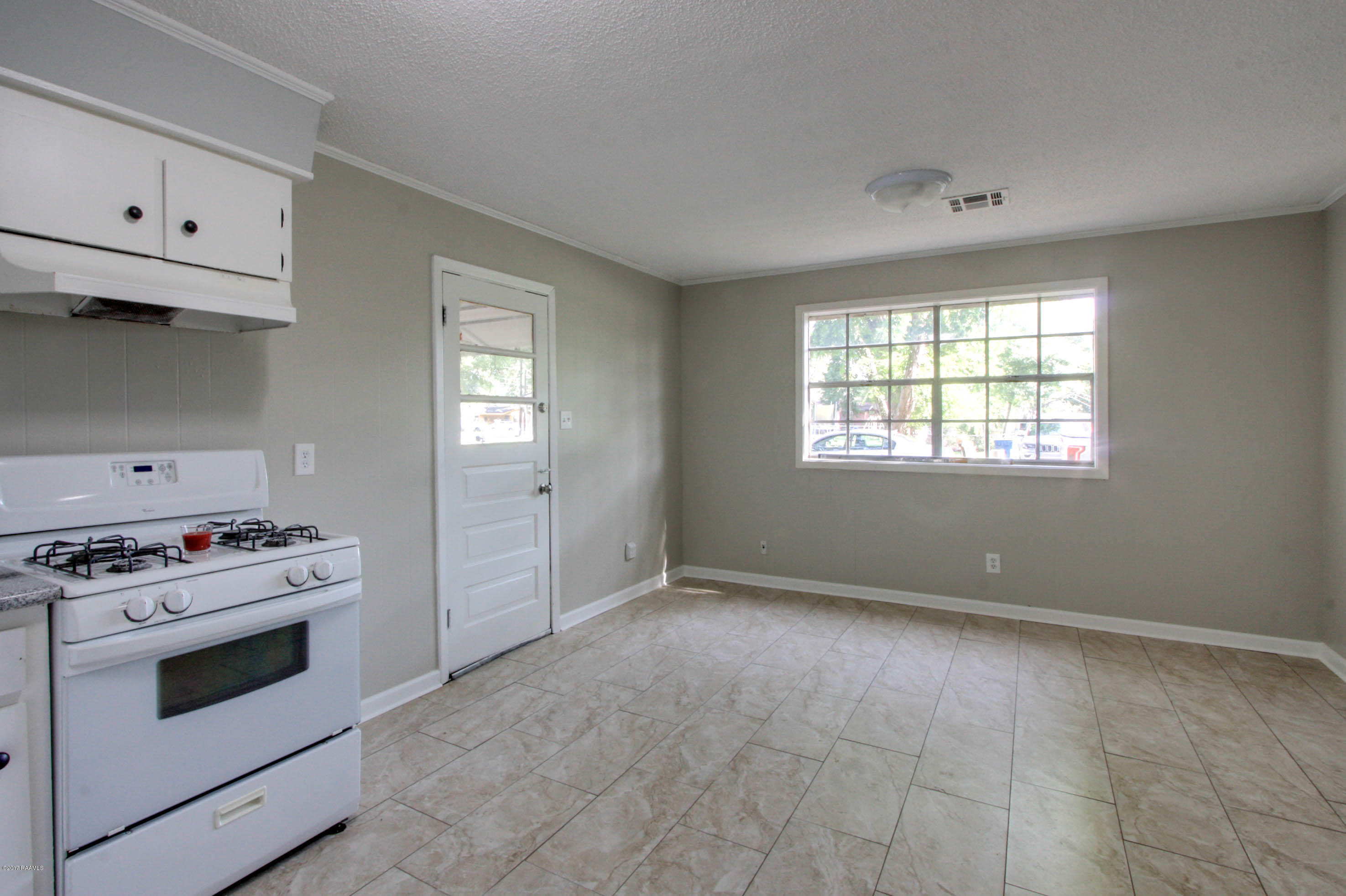 95 Hammond Road Lafayette, LA 70501 - Photo 5 of 12 IMG_1894-2