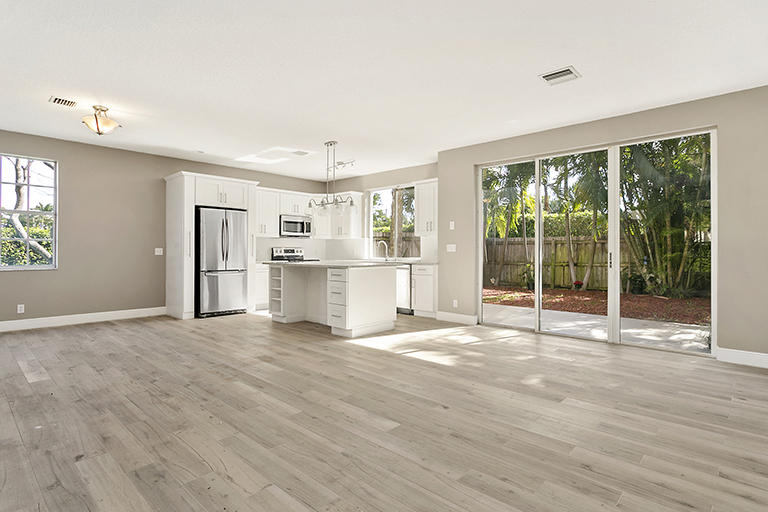300 Southwest 8th Street, Unit 20 Boca Raton, FL 33432 - Photo 5 of 16 IMG_8389