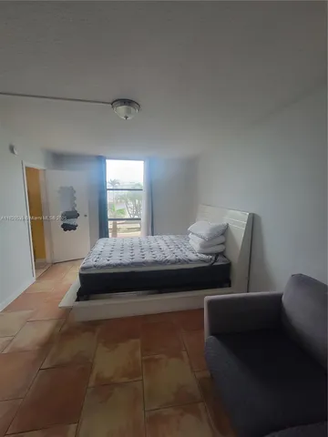 $2,000 | 13499 Biscayne Boulevard, Unit 506, North Miami, FL 33181