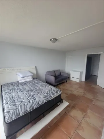 $2,000 | 13499 Biscayne Boulevard, Unit 506, North Miami, FL 33181