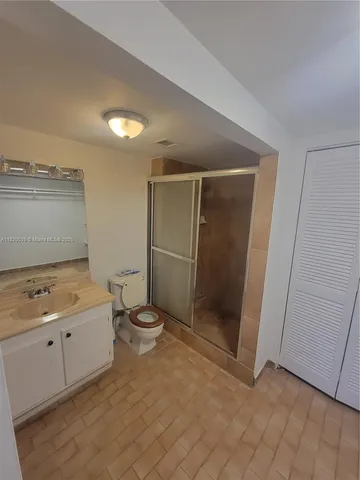 $2,000 | 13499 Biscayne Boulevard, Unit 506, North Miami, FL 33181