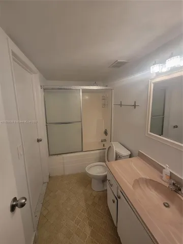 $2,000 | 13499 Biscayne Boulevard, Unit 506, North Miami, FL 33181