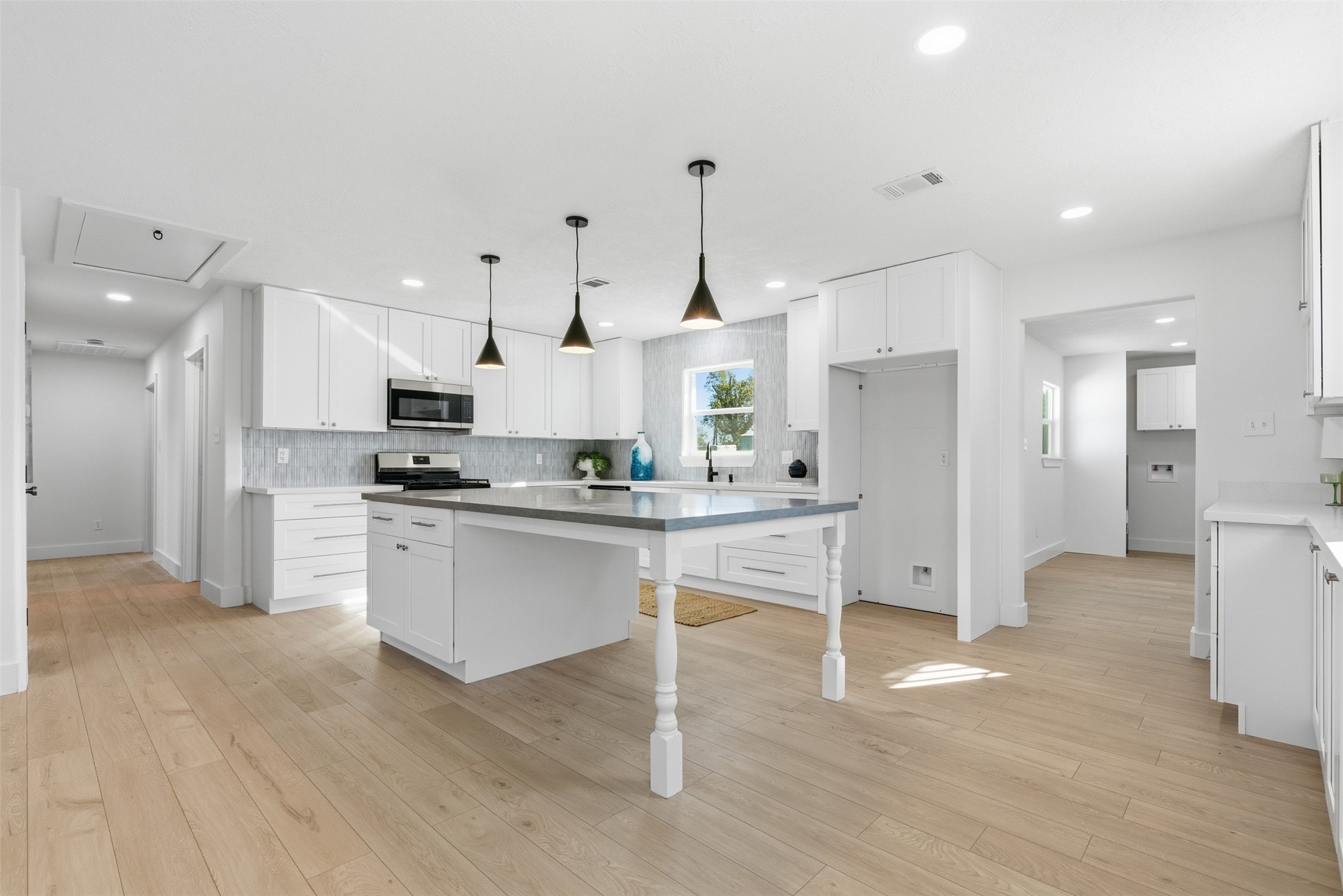 10036 Tri City Beach Road Baytown, TX 77523 - Photo 2 of 32