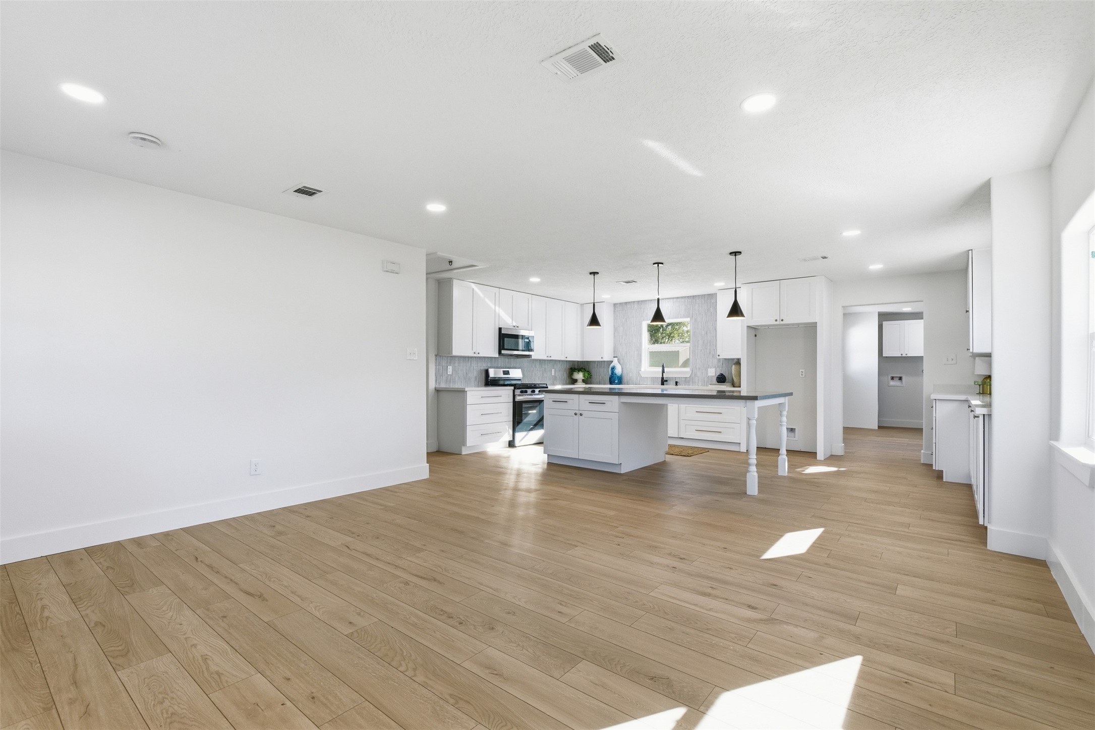 10036 Tri City Beach Road Baytown, TX 77523 - Photo 8 of 32