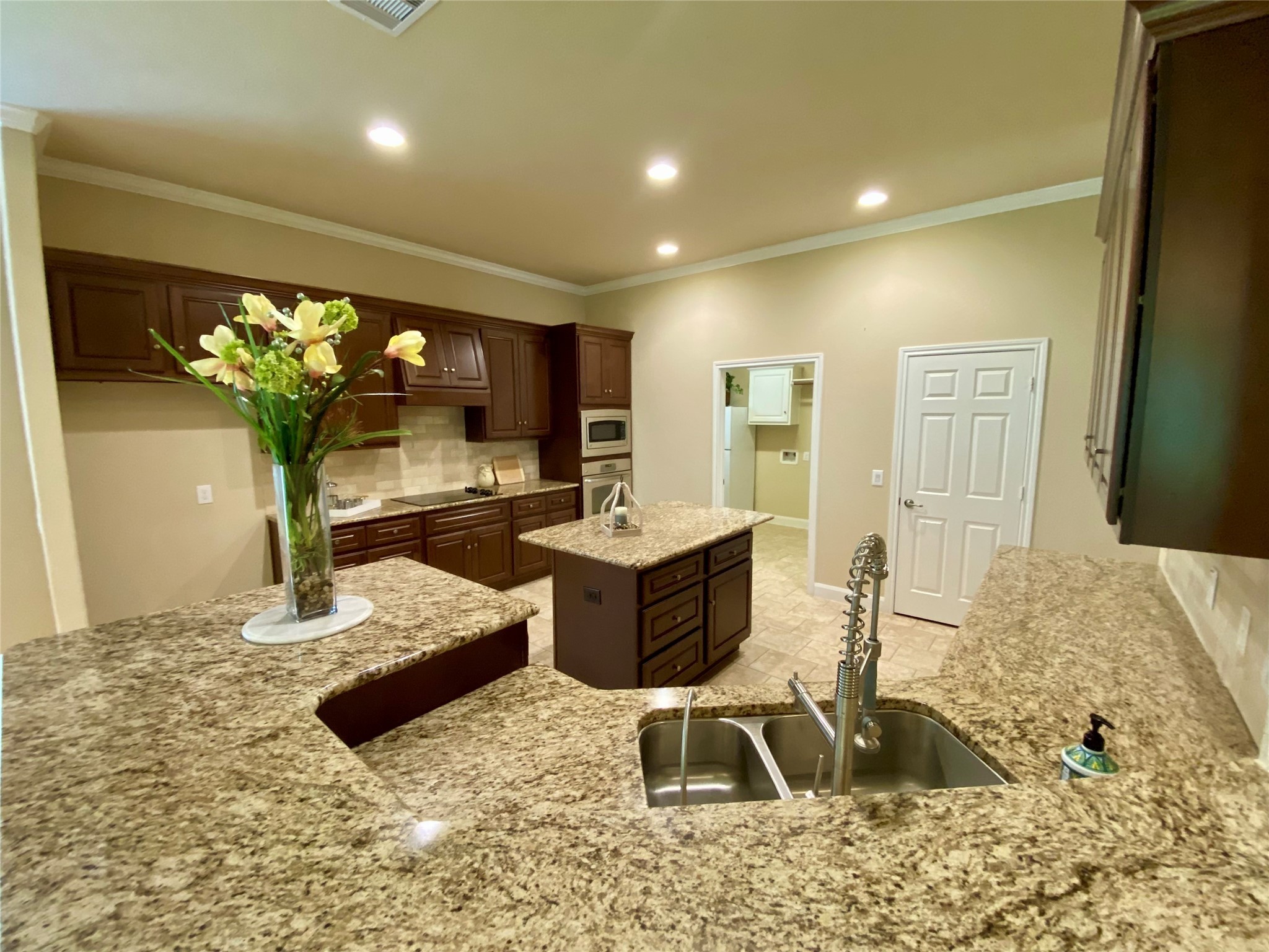 19861 Driver Forest Drive Porter, TX 77365 - Photo 17 of 38 a living room with furniture