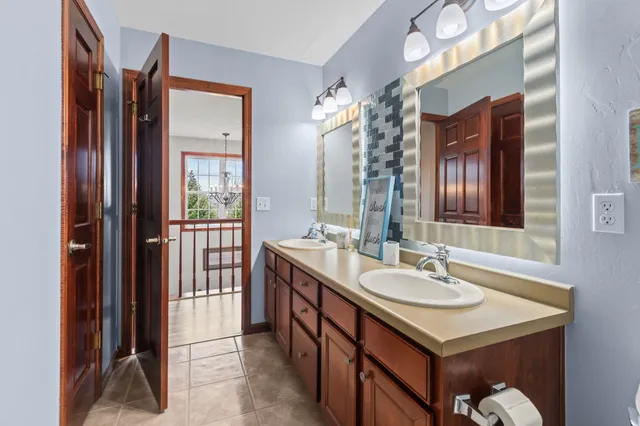 $465,000 | 4027 East Glory Lane, Appleton, WI 54913