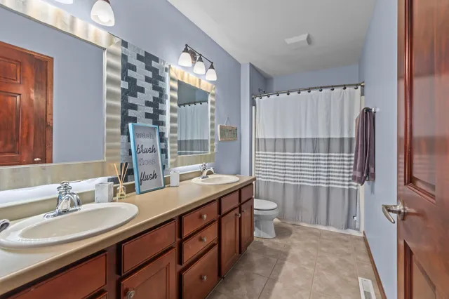 $465,000 | 4027 East Glory Lane, Appleton, WI 54913